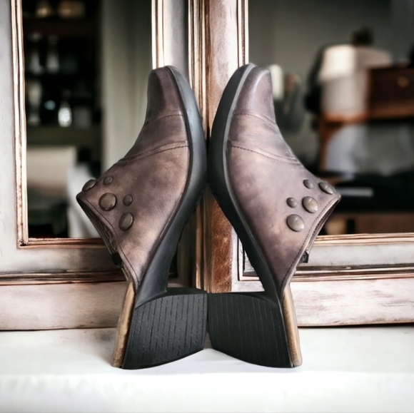 ROMIKA Skyward Clogs Mules 37 7 Metallic Bronze Leather Studded Euro Comfort - Picture 7 of 16